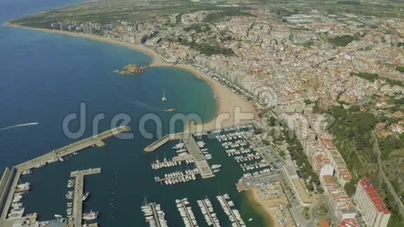 地中海布兰斯市港口游艇夏季西班牙4K无人驾驶飞机视频的预览图