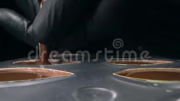 巧克力饼干用液体巧克力填充巧克力模具用于Praline糖果制作糖果和手工制作视频的预览图