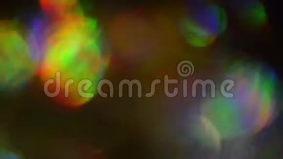 多色光谱离焦高光来自全息箔的反射创意背景视频过渡视频的预览图
