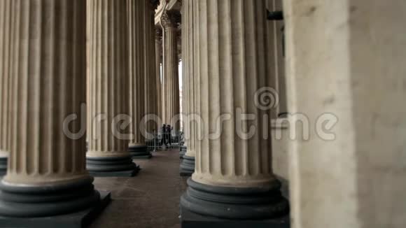 神庙的巨大柱子视频的预览图