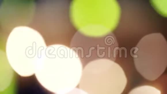 灯光花环和灯笼的模糊模糊视频的预览图