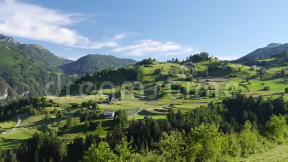 奥地利蒂罗尔州DenTirolerAlpen的Fiss村Timelapse视频的预览图