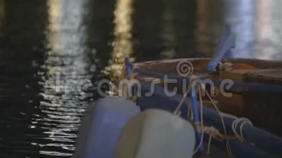 沃利斯梅尼湖上的船视频的预览图