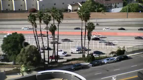 洛杉矶交通高峰时段视频的预览图