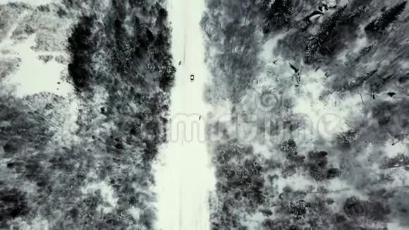 从西伯利亚的高度开一条冬天的路视频的预览图