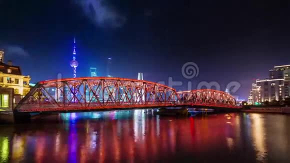 上海市区市中心河湾大桥全景4k时间流逝视频的预览图