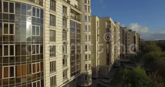 俄罗斯莫斯科住宅区的鸟瞰图视频的预览图