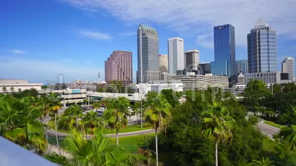 向左至右空中透视图佛罗里达州坦帕市视频的预览图