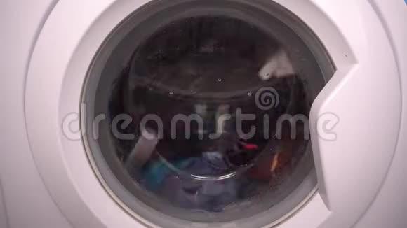 前装洗衣机在动作视频的预览图