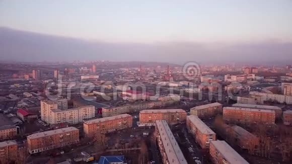 日落时分的工业城市和6架无人机视频的预览图