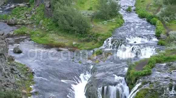 Fjallabak自然保护区中央高地Gjain峡谷瀑布视频的预览图