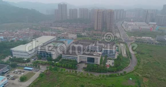 大型工厂鸟瞰外观现代工厂工厂住宅区的背景视频的预览图