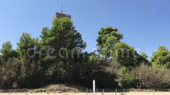 2018年09月07日皮内托阿布鲁佐塞拉诺塔和沙丘在皮内托海滩上有松树视频的预览图