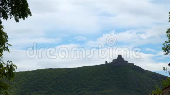 Jvari山顶上的格鲁吉亚修道院和寺庙视频的预览图
