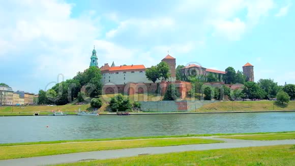 在波兰克拉科夫河畔公园视频的预览图