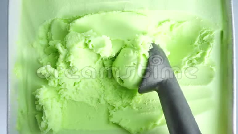特写勺冰激凌柠檬食品理念空白为设计视频的预览图