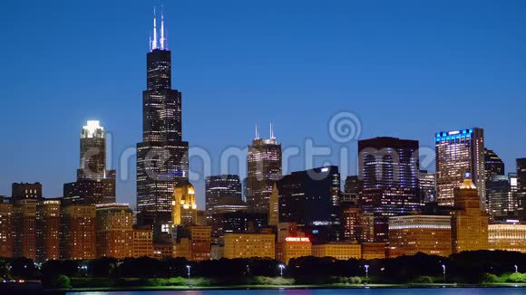 芝加哥天际线与威利斯塔视频的预览图