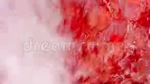 美丽的红池水爆炸视频的预览图
