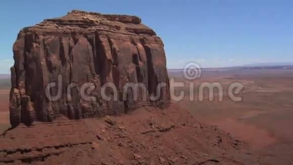 高高的红岩峭壁视频的预览图