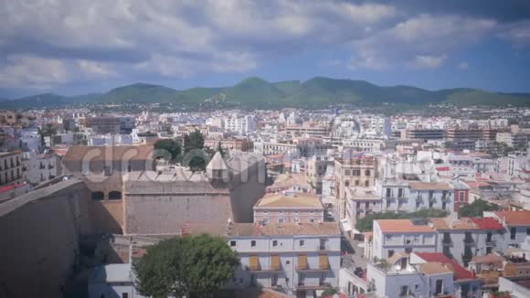 从Ibiza的DaltVila到堡垒房屋和山脉的野餐Eivissa老城视频的预览图