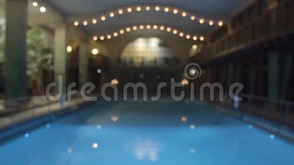 室内游泳池视频的预览图