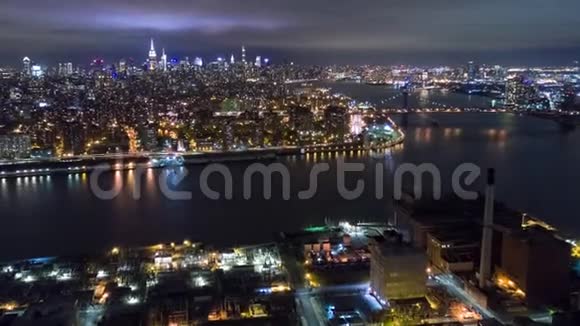 纽约曼哈顿的高级夜景布鲁克林大桥时间推移无人机视频的预览图