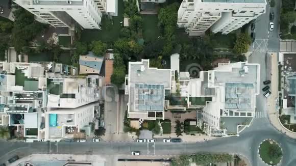 城市从上面的无人机空中视频的预览图