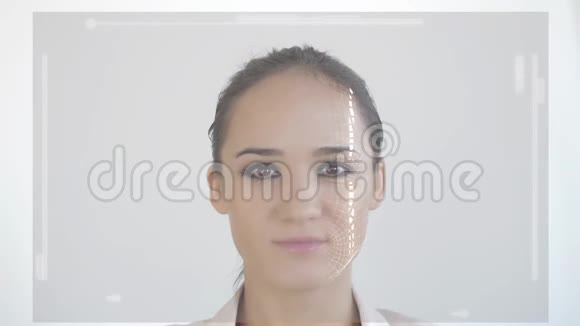 对一位美丽女性的面部进行未来主义和技术扫描以进行面部识别和扫描视频的预览图