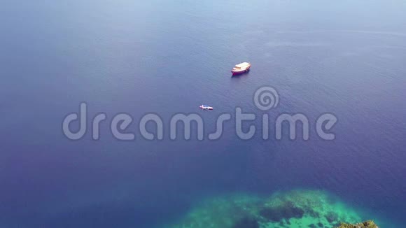 拉贾安帕特群岛和船鸟瞰图视频的预览图