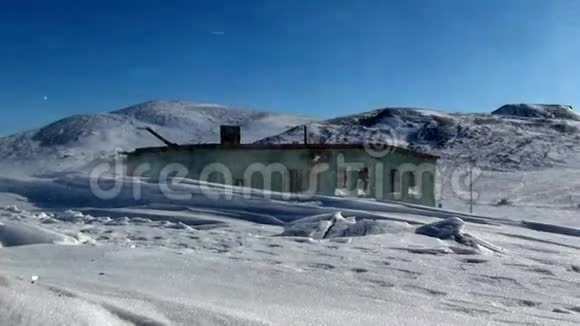 俄罗斯北部的古迪姆阿纳代尔1朱科特卡被遗弃的房子幽灵镇视频的预览图