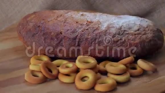 面包和百吉饼视频的预览图