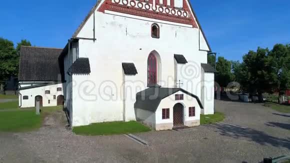 中世纪路德教堂特写芬兰Porvoo航空录像视频的预览图