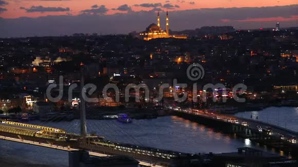 伊斯坦布尔夜间广角观景土耳其伊斯坦布尔2019年4月10日视频的预览图