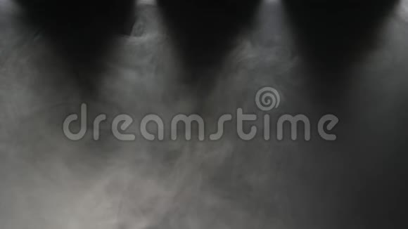背景缓慢的运动烟雾在黑色专业电影制片厂灯光和烟雾视频的预览图