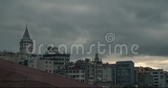 加拉塔塔塔和伊斯坦布尔屋顶的延时录像视频的预览图