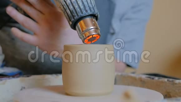 陶瓷陶罐烘干专用烘干机视频的预览图