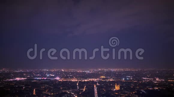 夏季夜间巴黎全景的时间推移法国视频的预览图