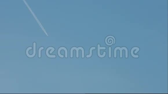 在保加利亚上空的飞机视频的预览图