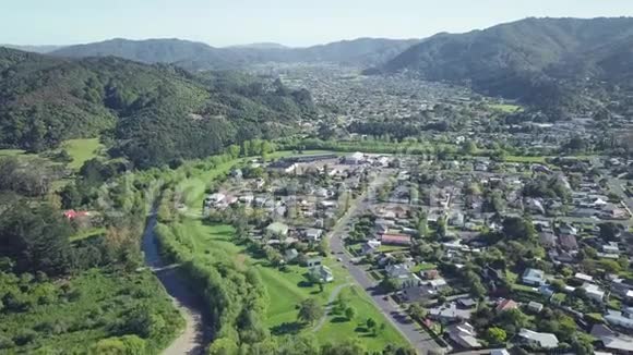 4K航空新西兰城镇视频的预览图