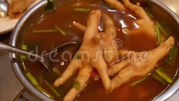 鸡汤泰国菜式视频的预览图