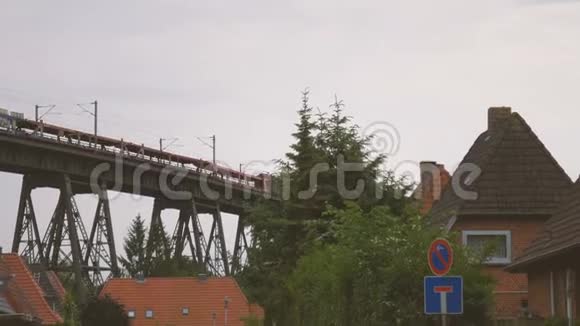 伦德堡铁路通过生活区视频的预览图
