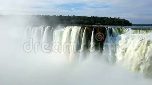 巴西佛兹岛瀑布景观视频的预览图
