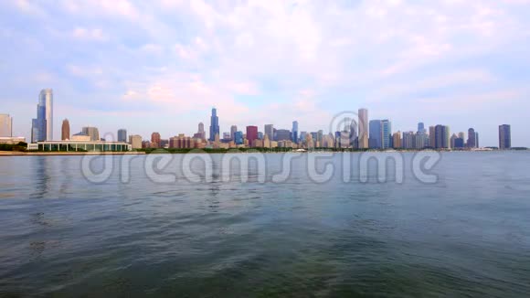 芝加哥市中心的一段长镜头视频的预览图