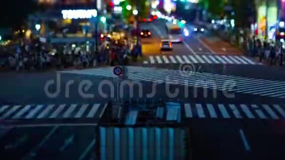 石布雅东京斜交霓虹灯小镇抢渡的时间视频的预览图