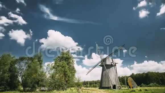 MolchaGomel地区白俄罗斯夏日木制风车视频的预览图