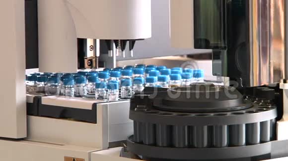化学实验室的设备DNA或病毒视频的预览图