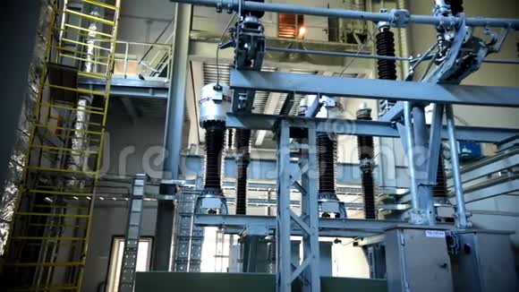 生产强大的铁器对生产的刺激提高楼层视频的预览图