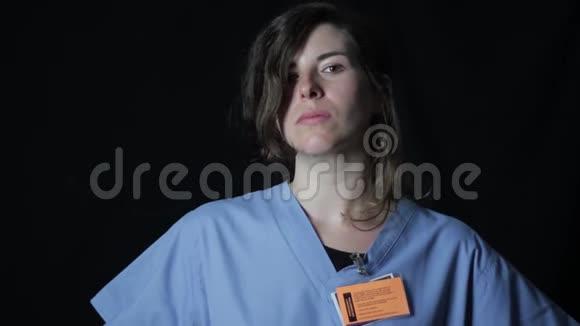 医疗行业的女人视频的预览图
