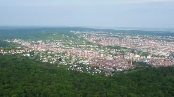 从德国Fernsehturm电视塔俯瞰斯图加特市视频的预览图