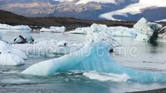 冰层正在破裂冰川融化冰岛视频的预览图